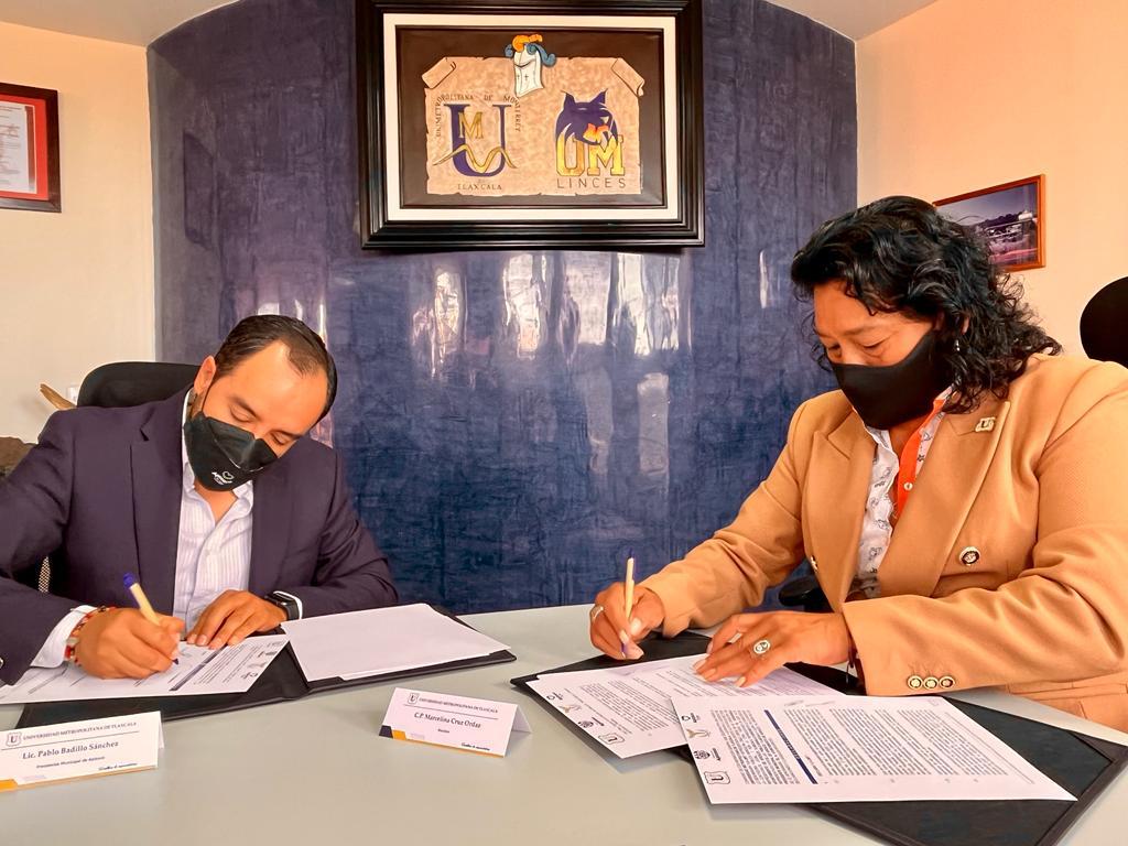 Signan convenio Ayuntamiento de Apizaco y UMT para que alumnos realicen practicas profesionales en materia de salud
