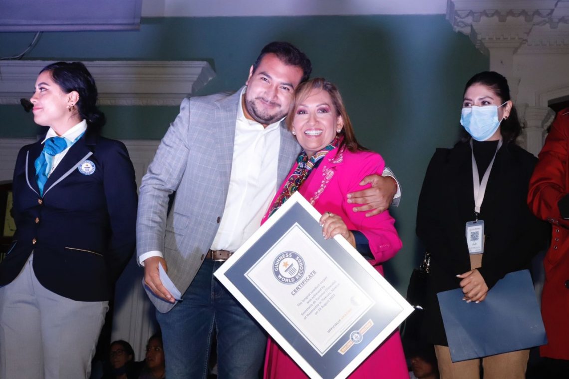Logran record Guinness con el tapete más grande del mundo en Huamantla