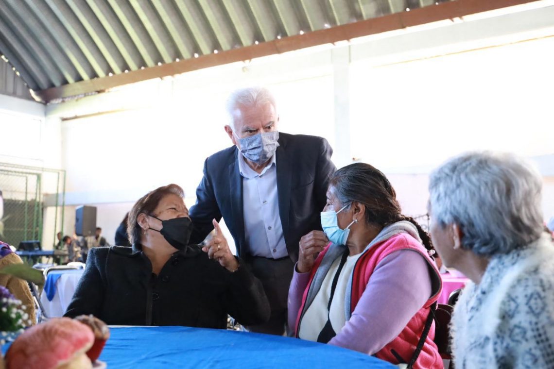 Celebran Día de los Abuelos en Chiautempan